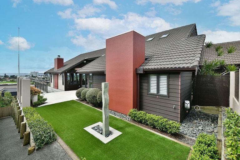 Photo of property in 37 Grovenor Drive, Orewa, 0931