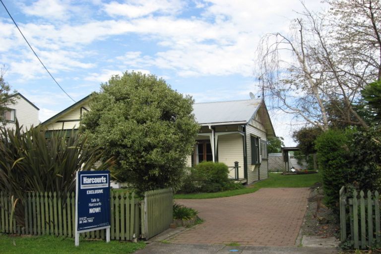 Photo of property in 4 Cavell Place, Gonville, Whanganui, 4501