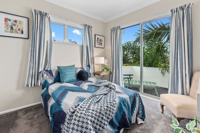Photo of property in 11a Mizpah Road, Waiake, Auckland, 0630