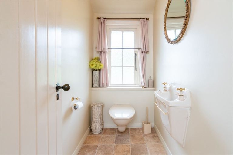 Photo of property in 331 Karori Road, Karori, Wellington, 6012