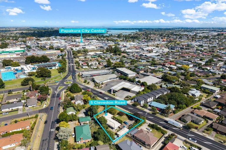 Photo of property in 5 Clevedon Road, Papakura, 2110