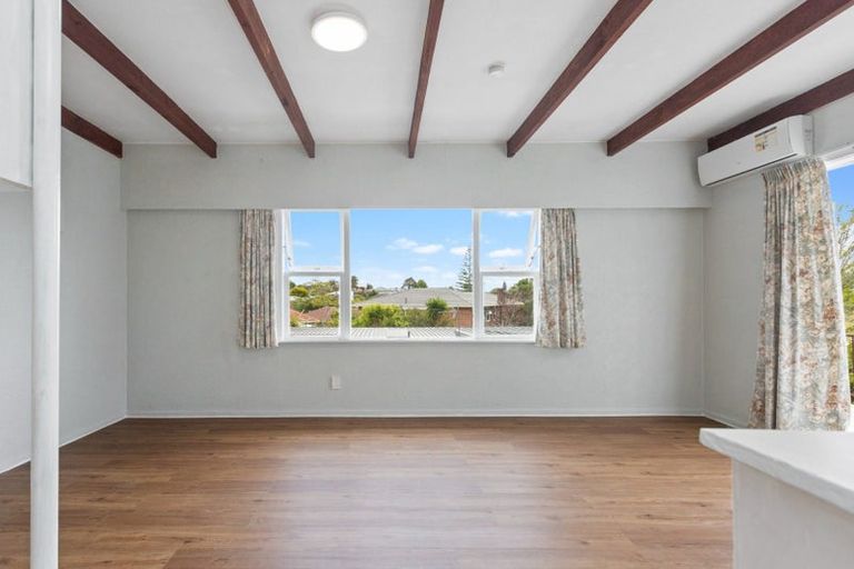 Photo of property in 1/3177 Great North Road, New Lynn, Auckland, 0600
