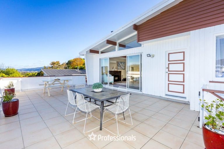 Photo of property in 19 Sunnyview Drive, Brown Owl, Upper Hutt, 5018