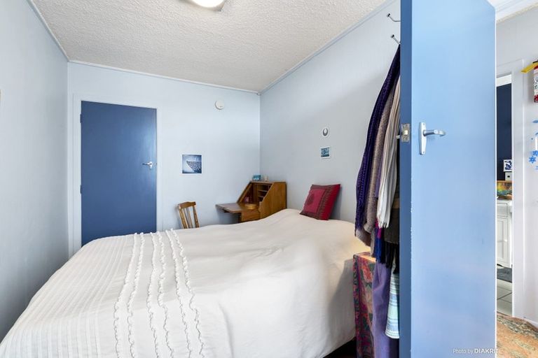 Photo of property in 23 Rangitane Street, Maupuia, Wellington, 6022