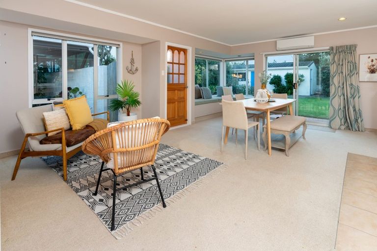 Photo of property in 113 Field Way, Waikanae Beach, Waikanae, 5036