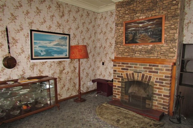 Photo of property in 16 Thompson Street, Greymouth, 7805