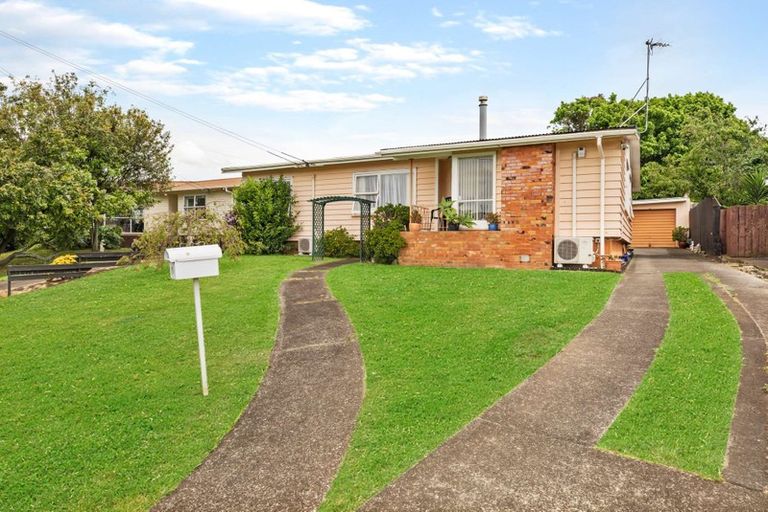 Photo of property in 10 Clendon Place, Manurewa, Auckland, 2102