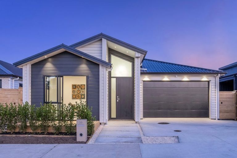 Photo of property in 30 Babina Avenue, Kumeu, 0810