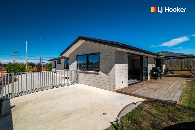 Photo of property in 94 Main Road, Fairfield, Dunedin, 9018