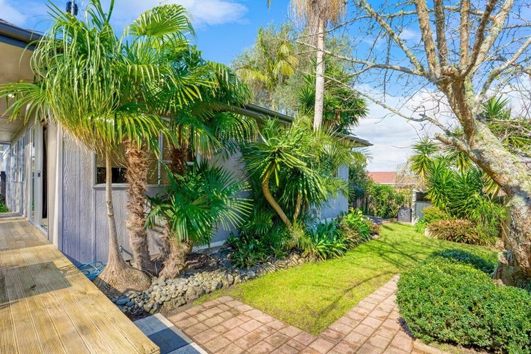 Photo of property in 2/21 Birman Close, Half Moon Bay, Auckland, 2012