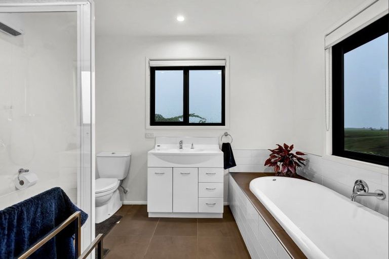 Photo of property in 790 Otaraoa Road, Tikorangi, Waitara, 4383