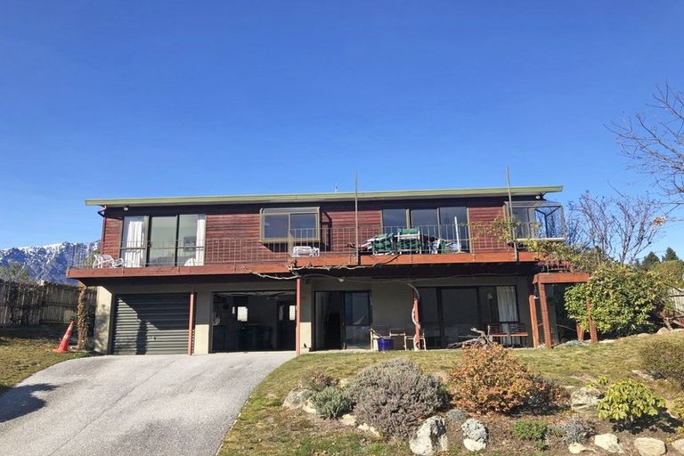 Photo of property in 17 Oregon Drive, Kelvin Heights, Queenstown, 9300