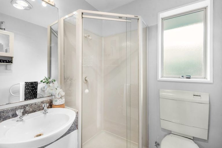 Photo of property in 2/86 Brookside Terrace, Bryndwr, Christchurch, 8053