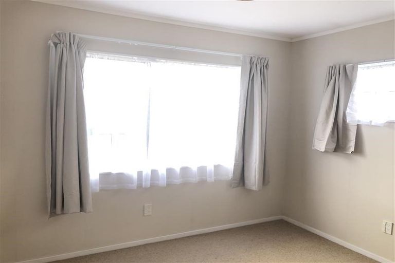 Photo of property in 4/116 Titirangi Road, New Lynn, Auckland, 0600