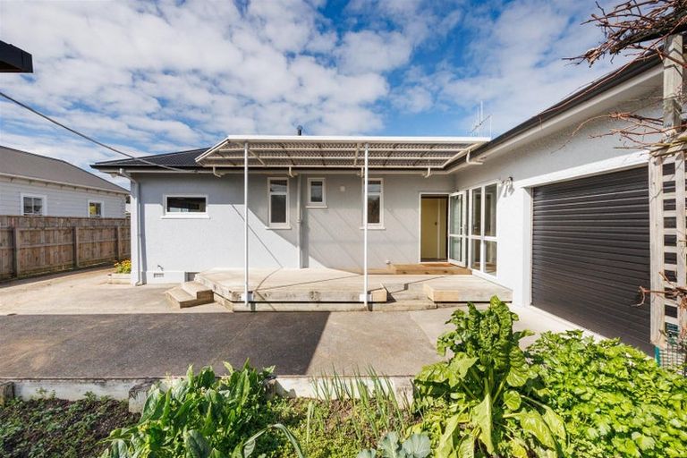 Photo of property in 10 William Street, Marton, 4710