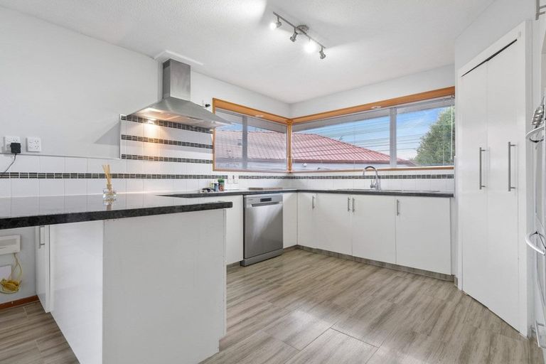 Photo of property in 15 Algie Place, Avonhead, Christchurch, 8042