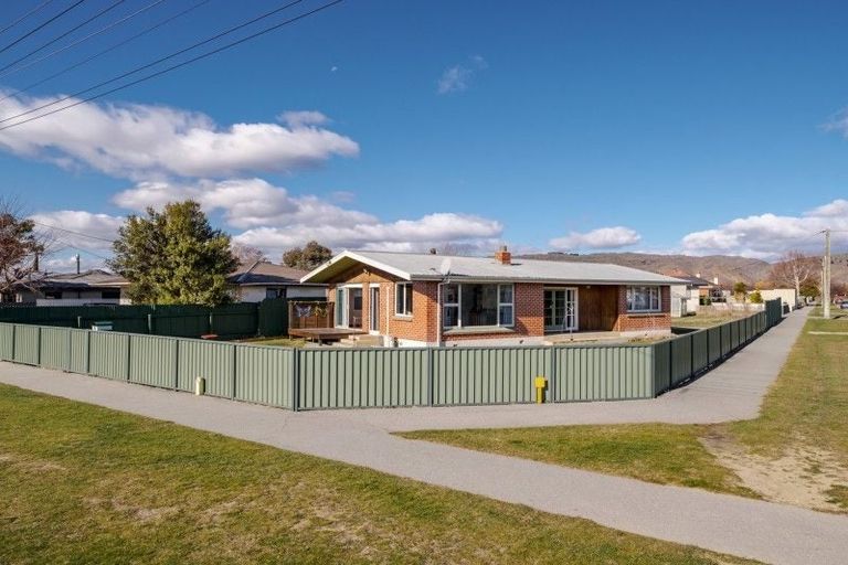 Photo of property in 23 Clutha Street, Alexandra, 9320