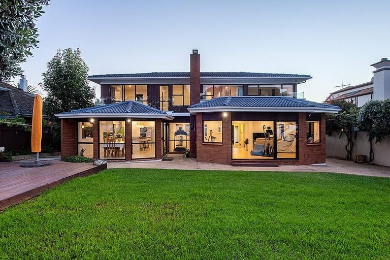 Photo of property in 18 Red Bluff Rise, Campbells Bay, Auckland, 0630