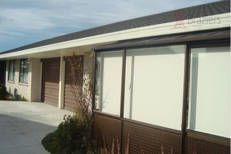 Photo of property in 1/154 Sawyers Arms Road, Northcote, Christchurch, 8052