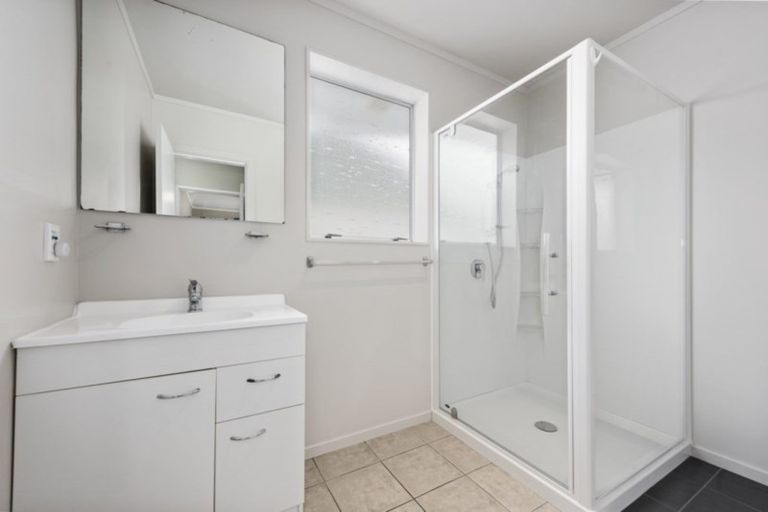 Photo of property in 2/48 Gibbons Street, Upper Hutt Central, Upper Hutt, 5018