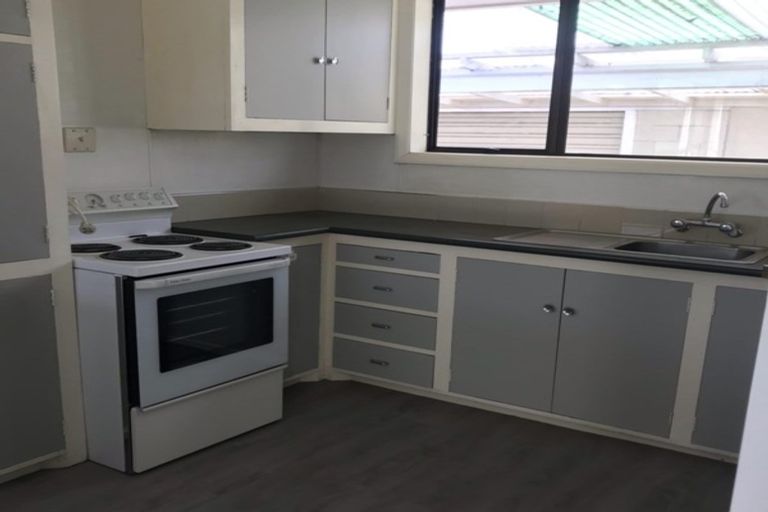 Photo of property in 36 Hargood Street, Woolston, Christchurch, 8062