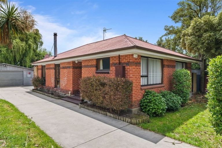 Photo of property in 40 Barnes Road, Redwood, Christchurch, 8051