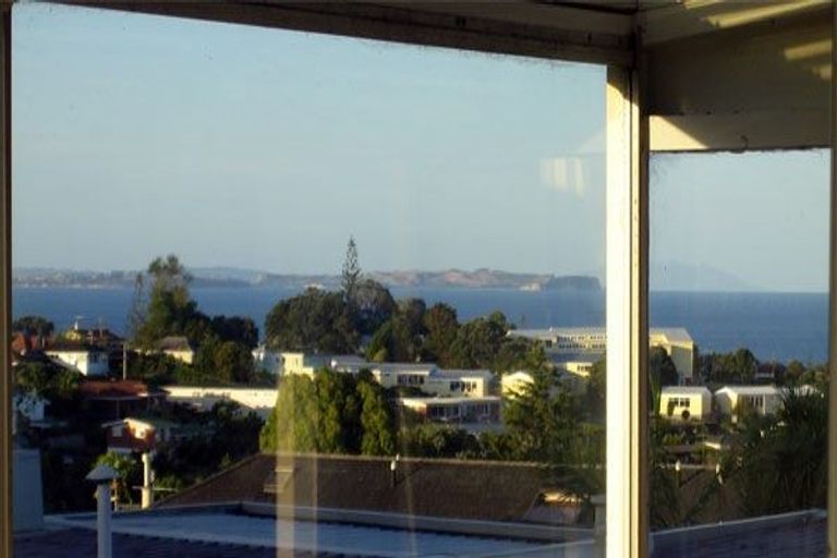 Photo of property in 3/5 Braemar Road, Castor Bay, Auckland, 0620