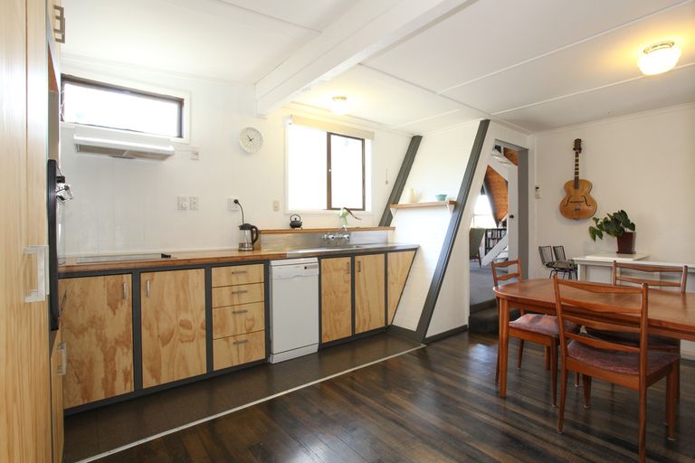 Photo of property in 18 Lily Street, Raglan, 3225