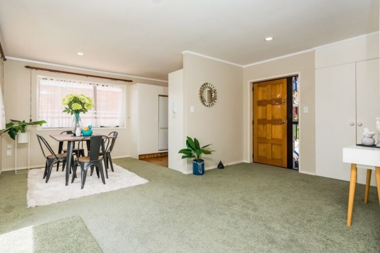 Photo of property in 2/40 Toroa Street, Torbay, Auckland, 0630