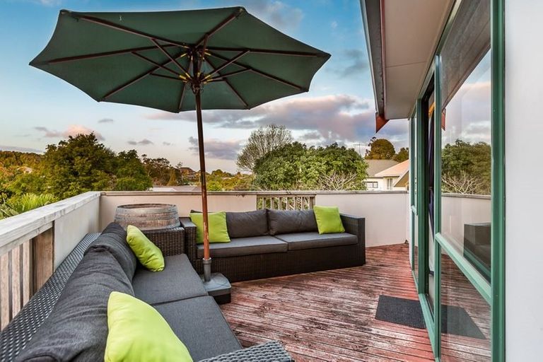 Photo of property in 22 Brookvale Park, Stanmore Bay, Whangaparaoa, 0932