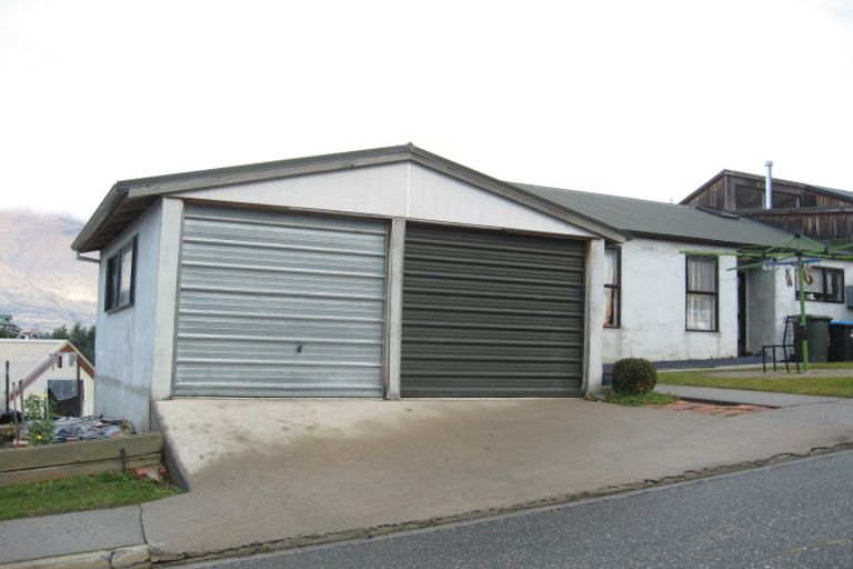 Photo of property in 6b Dart Place, Fernhill, Queenstown, 9300