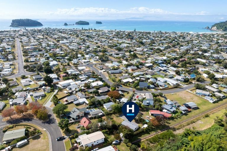 Photo of property in 112 Mckellar Place, Whangamata, 3620