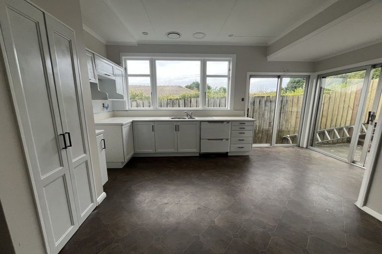 Photo of property in 9 Chesterton Street, Johnsonville, Wellington, 6037