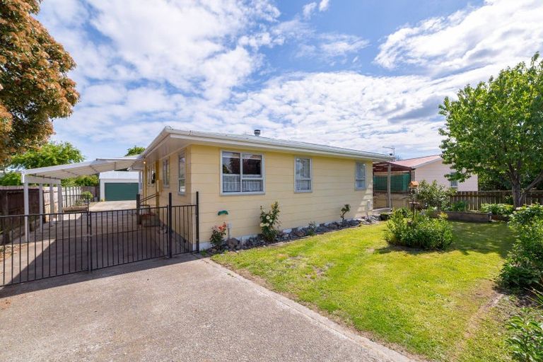 Photo of property in 5 Baillie Crescent, Carterton, 5713