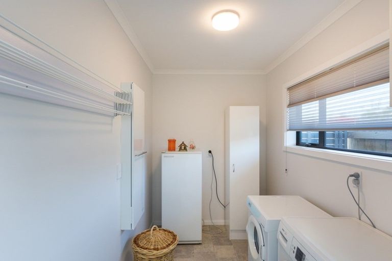 Photo of property in 18 Thomson Street, West End, Palmerston North, 4412