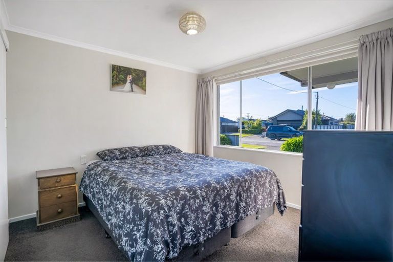 Photo of property in 9 Anne Street, Winton, 9720