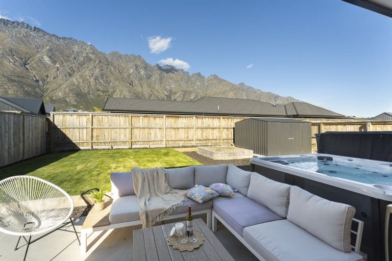 Photo of property in 9 Fallow Street, Jacks Point, 9371