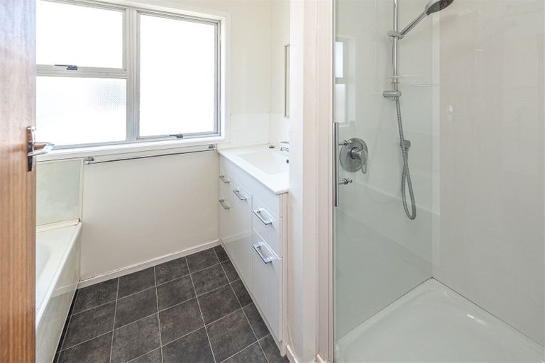 Photo of property in 112 Hinau Street, Castlecliff, Whanganui, 4501