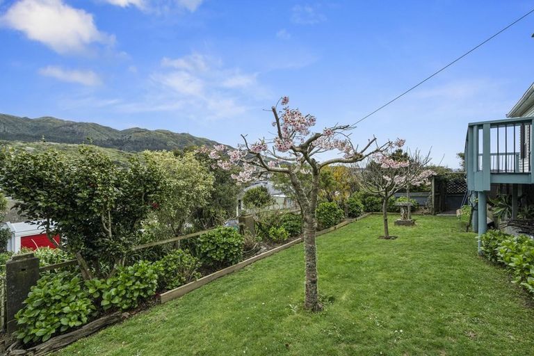 Photo of property in 38 Handyside Street, Tawa, Wellington, 5028