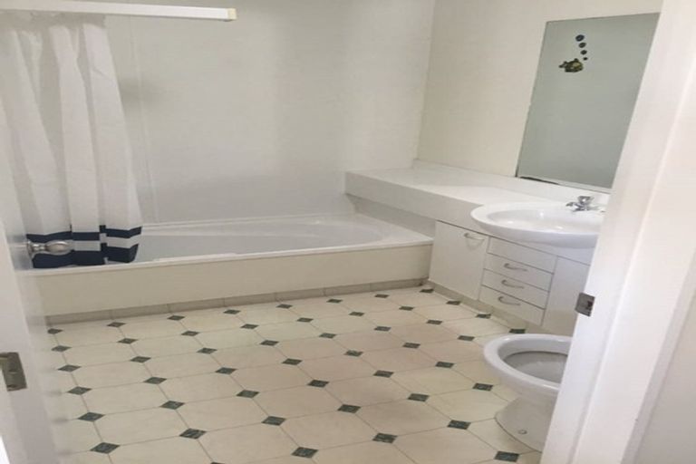 Photo of property in 6/4 Brockworth Place, Riccarton, Christchurch, 8011