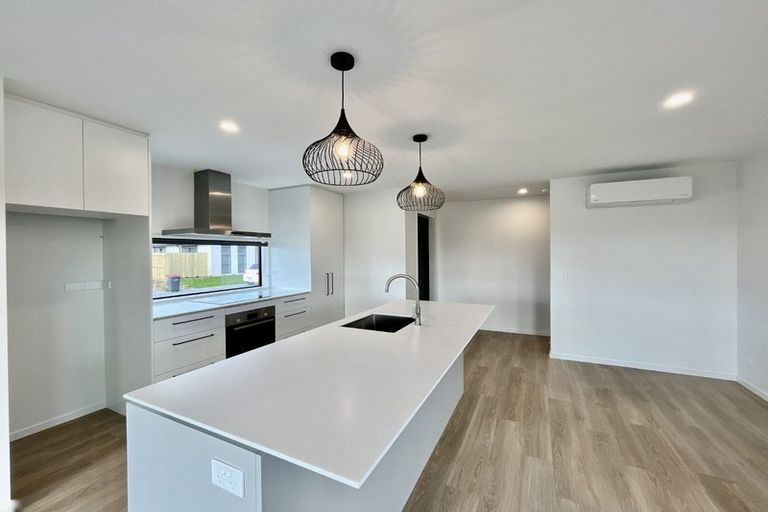 Photo of property in 2 Piopio Lane, Halswell, Christchurch, 8025