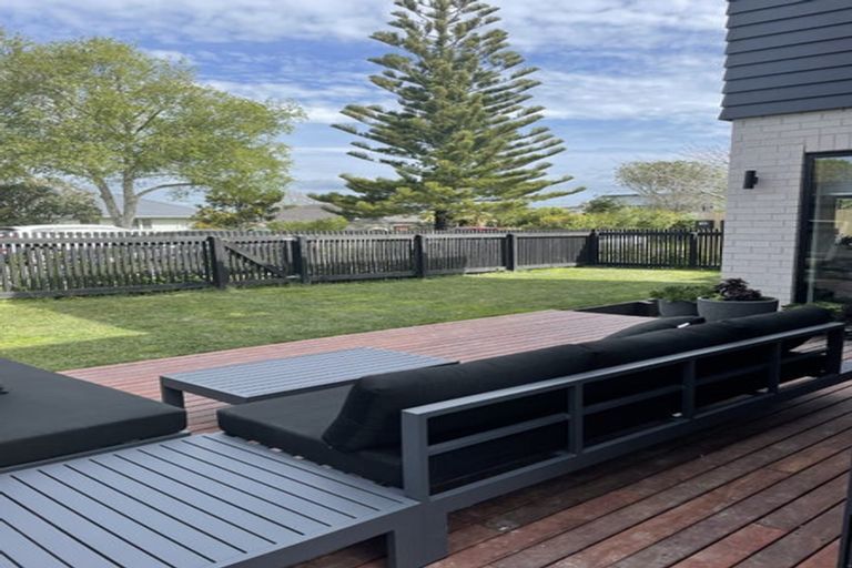 Photo of property in 118a Kervil Avenue, Te Atatu Peninsula, Auckland, 0610