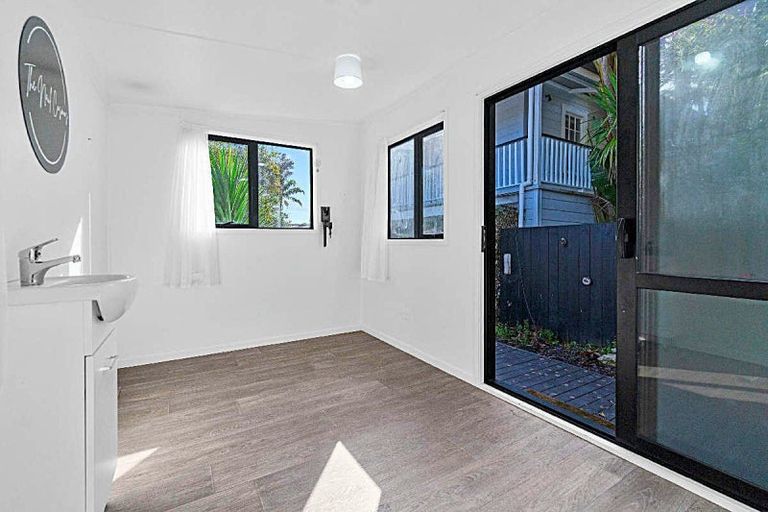 Photo of property in 40 Candia Road, Swanson, Auckland, 0614