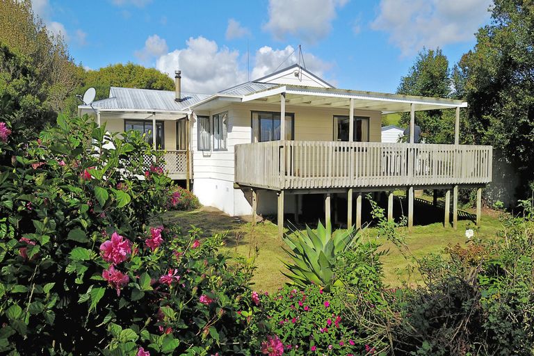 Photo of property in 1150 Oneriri Road, Kaiwaka, 0573