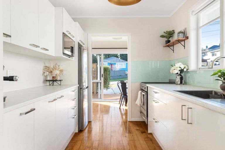 Photo of property in 45 Puriri Street, Helensville, 0800