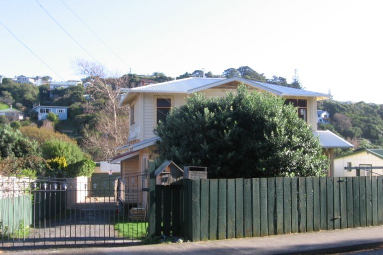 Photo of property in 17 Cluny Road, Plimmerton, Porirua, 5026