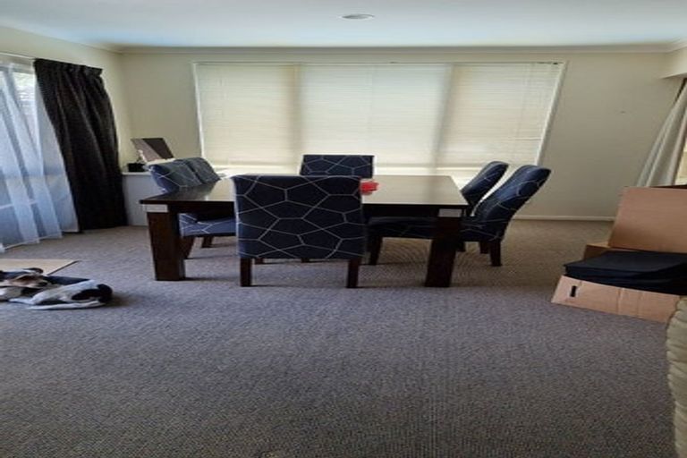 Photo of property in 4 Feeny Crescent, East Tamaki, Auckland, 2013