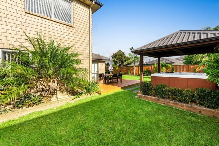 Photo of property in 8 Scotsmoor Drive, Wattle Downs, Auckland, 2103