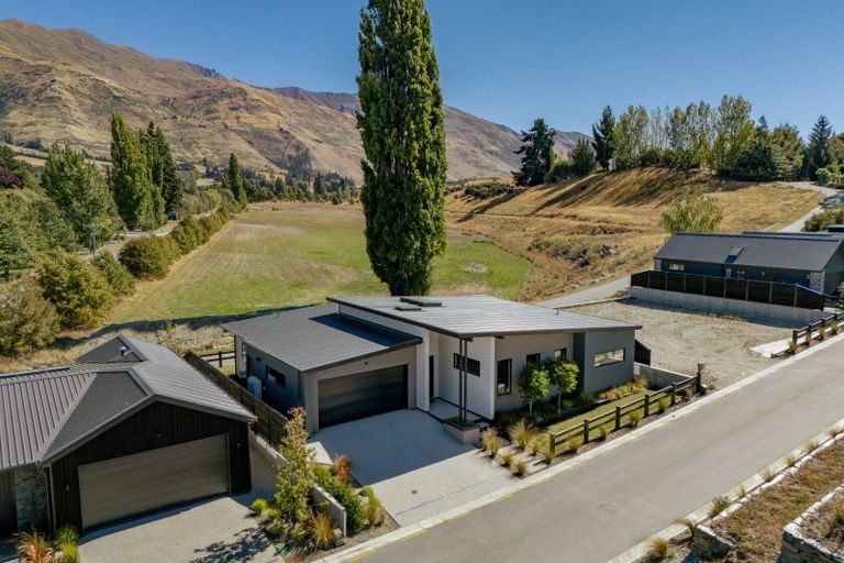 Photo of property in 3 Kamana Rise, Wanaka, 9382