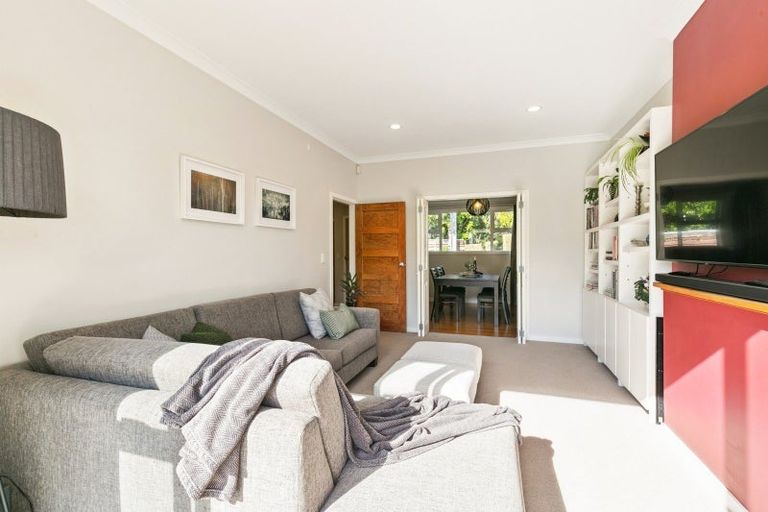 Photo of property in 16 Narbada Crescent, Khandallah, Wellington, 6035